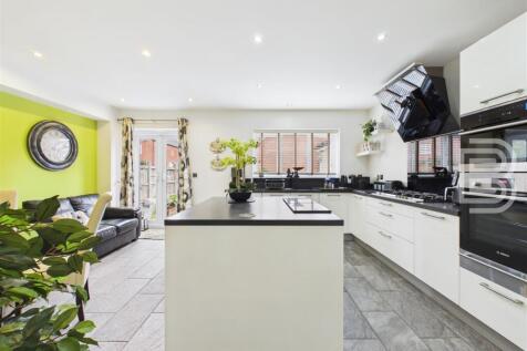 Kitchen Family Room (1).jpg