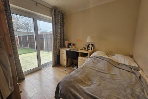 15 Campion Road, Leamington Spa photo 4