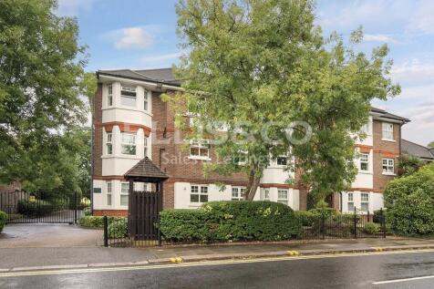 London, NW7 - property photo