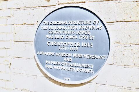 Plaque