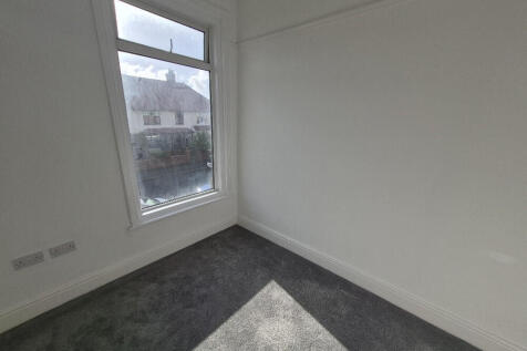 Glen Eldon Road,  Lytham St. Annes, FY8 photo 5