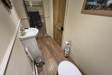 DOWNSTAIRS CLOAKROOM