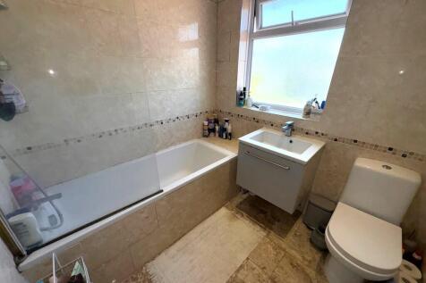 Windsor Crescent, Harrow photo 5