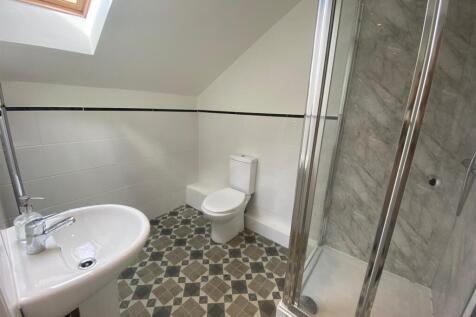 SHOWER ROOM.jpg