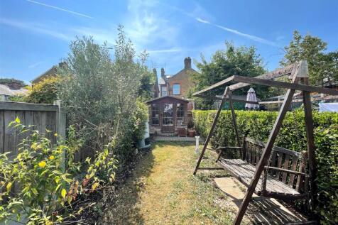 Rear Gdn 2.jpg