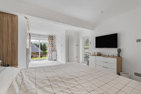 Principle bedroom...