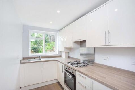 1-bed flat on Dalyell Road, London, SW9, £2,000/mo