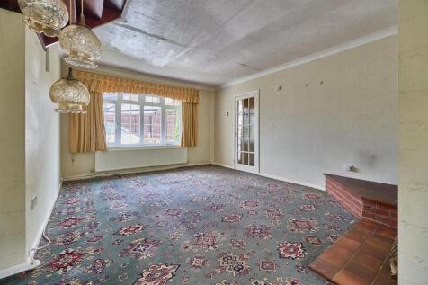 LOUNGE DINING ROOM TO FRONT