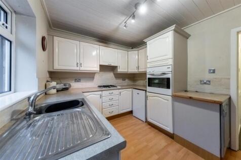 2 Cheryl Court-002.jpg