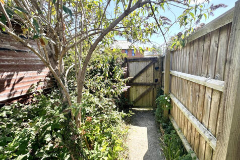 back gate kitbridge 