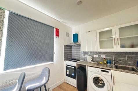 Mottingham Road, SE9 photo 2