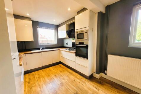 kitchen far.jpg