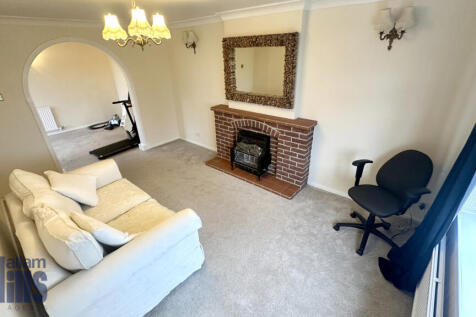 3-bed detached on Barlby Grove, Sheffield, £1,075/mo