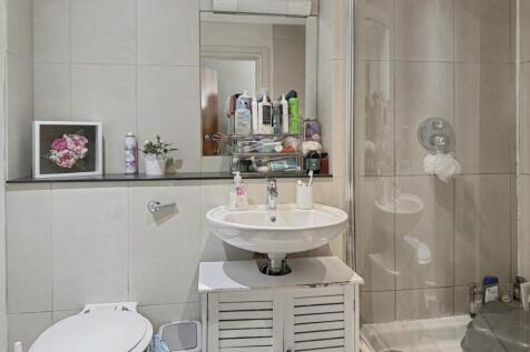Liberty Place - Bathroom