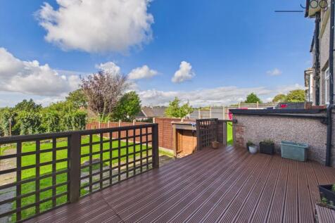 Generous West-Facing Garden with Raised Deck