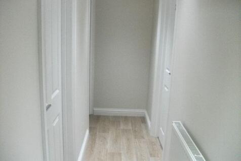ROOM LET WITH ENSUITE photo 4