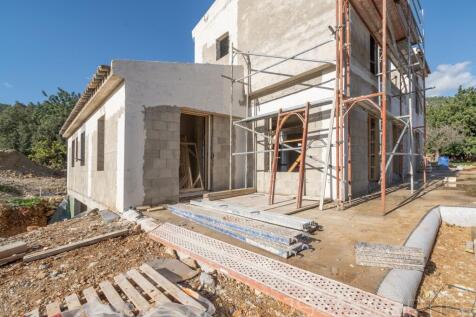 NEWLY BUILT MODERN VILLA IN UNIQUE LOCATION OF SELVA 