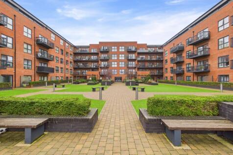 Ashford, TW15 - property photo