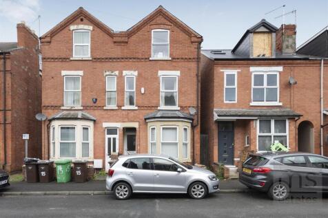 4-bed semi-detached on £120pppw Gregory Avenue, Lenton, £2,080/mo
