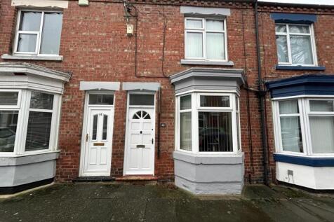 2-bed terraced on Columbia Street, Darlington, £650/mo