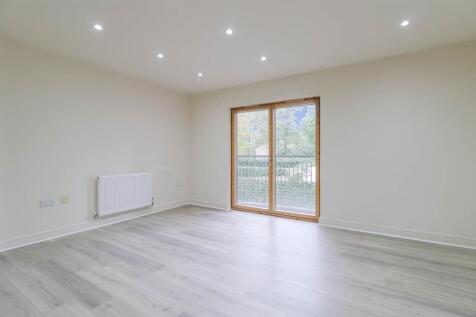 Hatherley, Cheltenham, GL51 photo 4