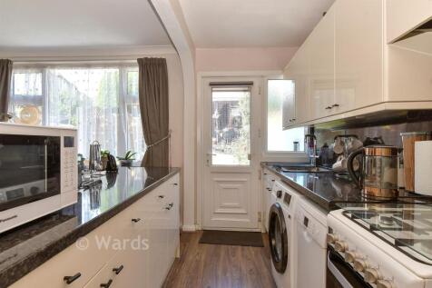 Kitchen/ Dining Area