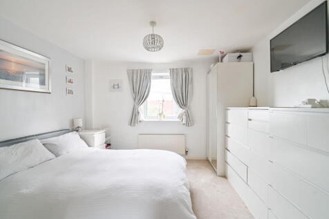London, E3 - property photo