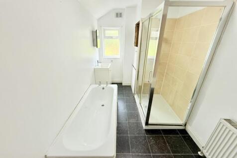 bathroom 2.jpeg