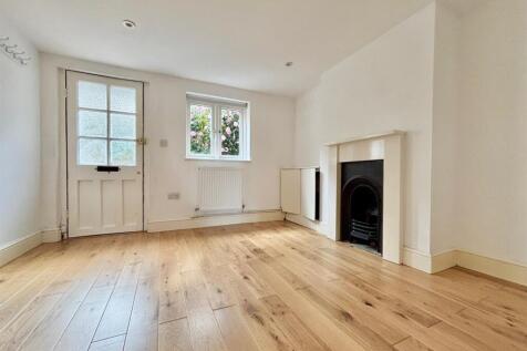 SITTING ROOM.jpg