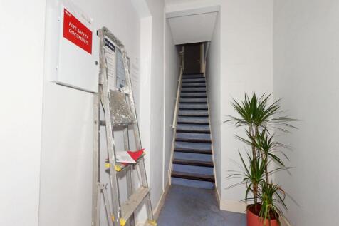 Flat 2, 8-10 Uxbridge Road, Hanwell, London, W7 3PP