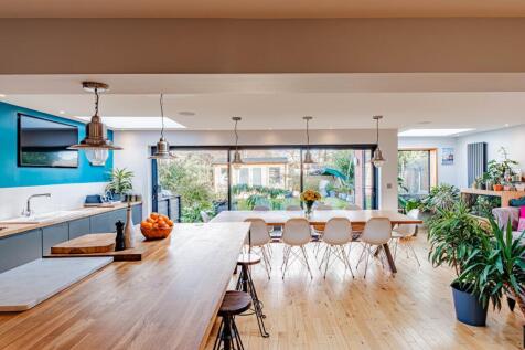 Living Room/Dining Room/Kitchen (6)