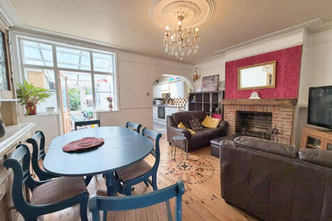 Living/Dining Room