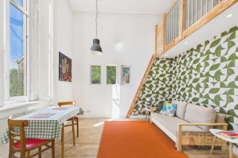 Living /Studio Room