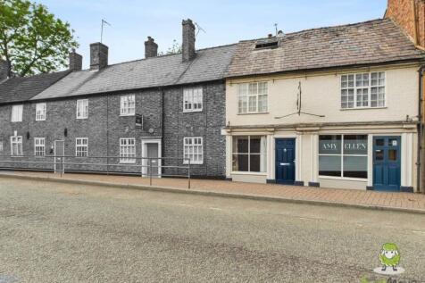 Front of the property - Charlotte Thomasson Ewemov