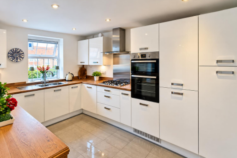 Modern Fitted Kitchen
