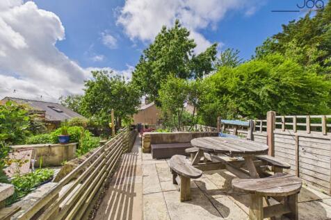 Spacious Garden with Seating Areas
