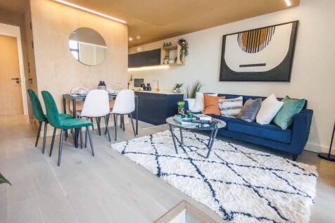 2-bed flat on Sky Gardens, Castlefield, £1,275/mo