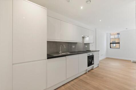 1-bed flat on Brompton Apartments, 
1a Tournay Road, SW6, £2,350/mo