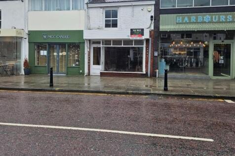 Excellent local amenities and shops nearby...