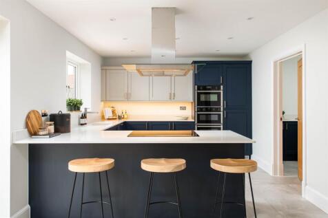 Kitchen_1.jpg