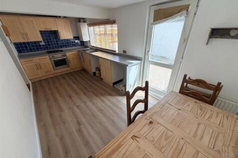 Kitchen 1.jpg