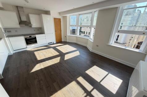 Flat 1 Wharf place Lounge.jpg