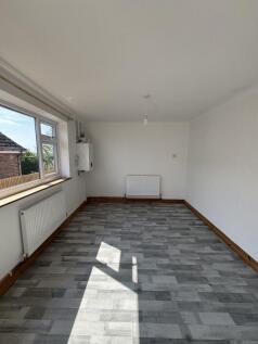 Kilburn Drive, Wigan photo 3
