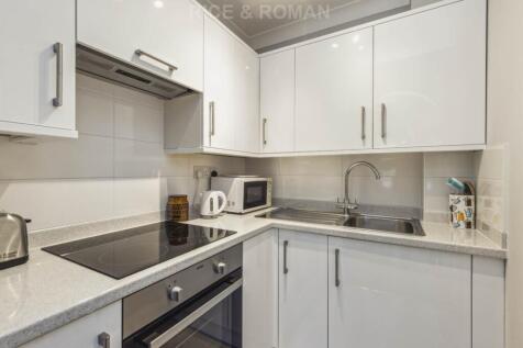 Alexandra Lodge, Weybridge photo 4