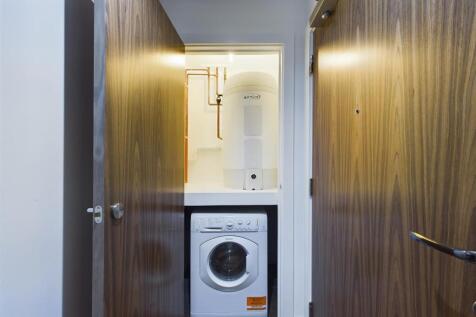 CAM01231G0-PR0052-STILL004