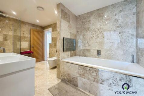 Jack &amp; Jill Ensuite