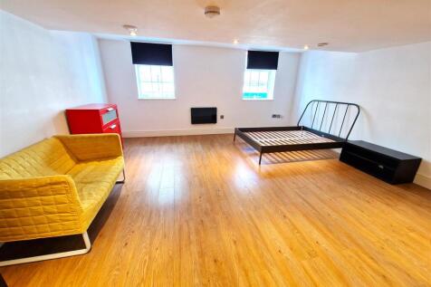Church Court 1, Flat 1 - Living.jpg