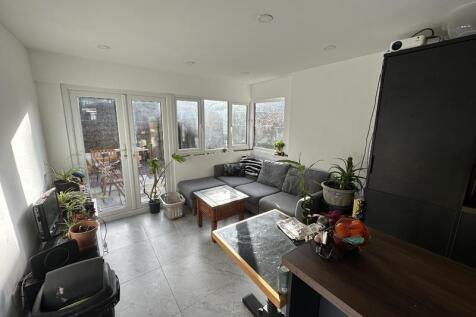 5 bedroom Terraced for sale