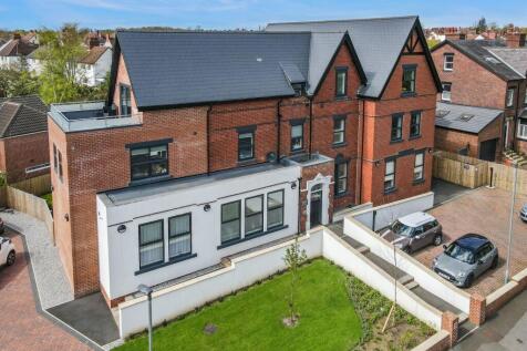 Luxury boutique development in Roundhay, North Leeds, featuring 9 high-spec apartments with communal gardens and roof terraces. Prime location near Roundhay Park and amenities. Ideal for city living i