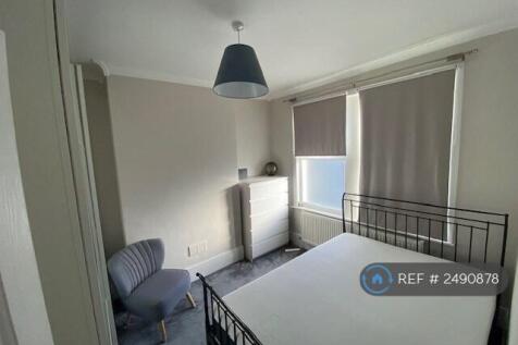 Front Bedroom 